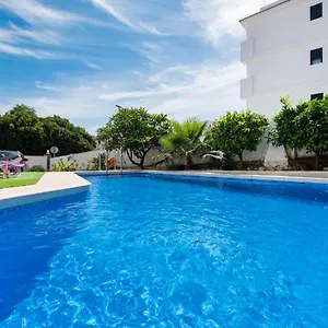 https://villa-sol-y-mar-benalmadena.1costadelsol.com
